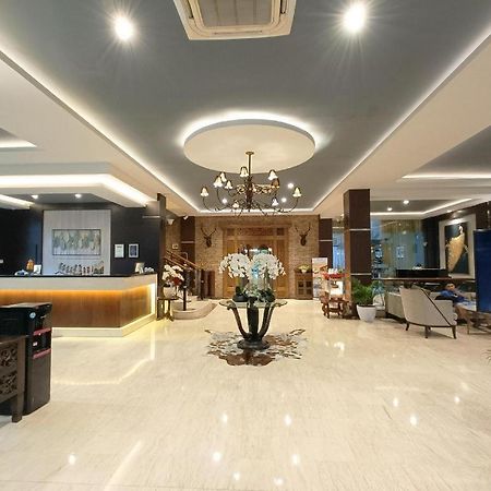 Narita Classic Hotel Сурабая Экстерьер фото