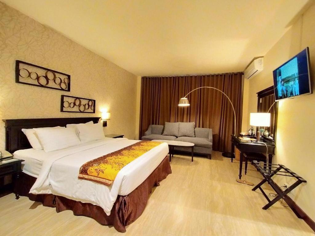Narita Classic Hotel Сурабая Экстерьер фото